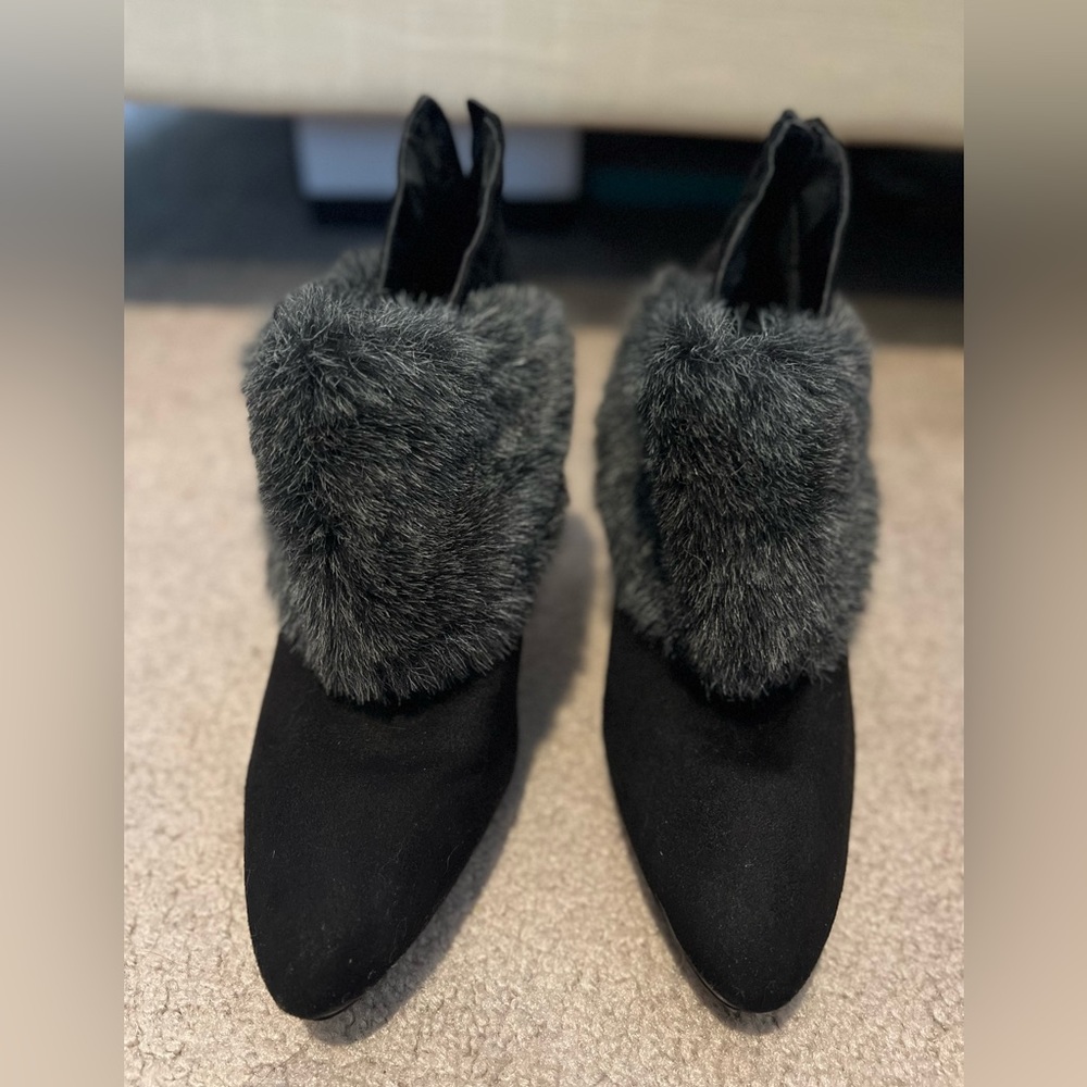 Women’s black fur ankle heeled boots